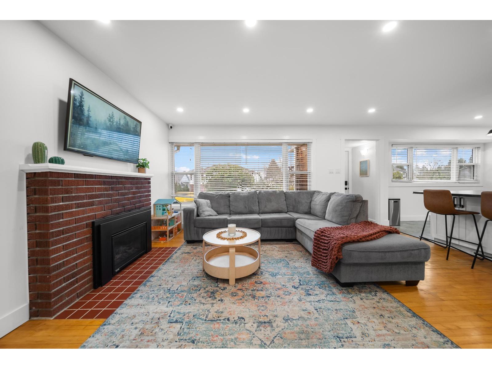 32939 10 Avenue, Mission, British Columbia  V2V 2K2 - Photo 11 - R3099282