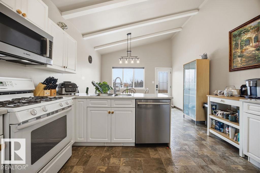 9007 166 Av Nw, Edmonton, Alberta  T5Z 3H5 - Photo 2 - E4477334