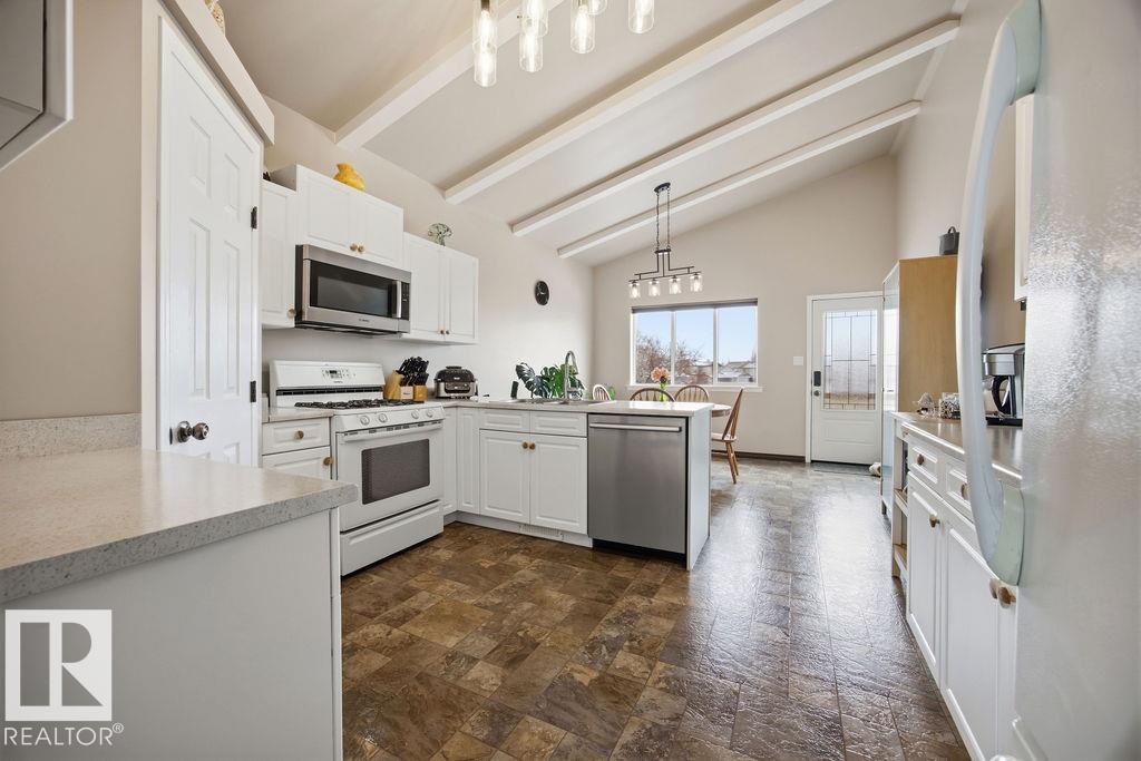 9007 166 AV NW, edmonton, Alberta