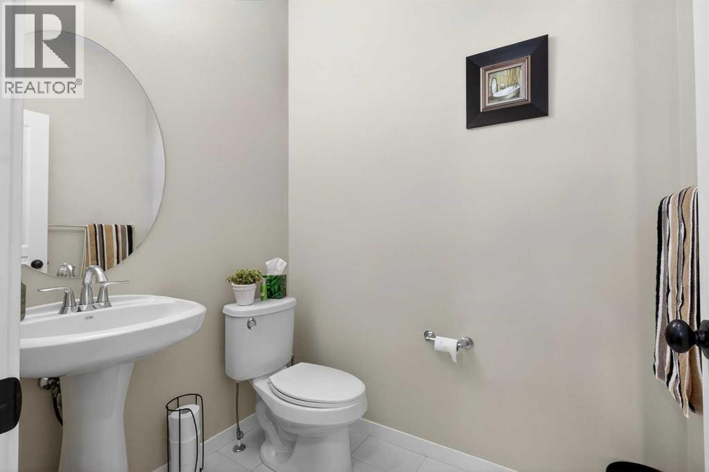 342 Reunion Green Nw, Airdrie, Alberta  T2B 3W5 - Photo 18 - A2292845