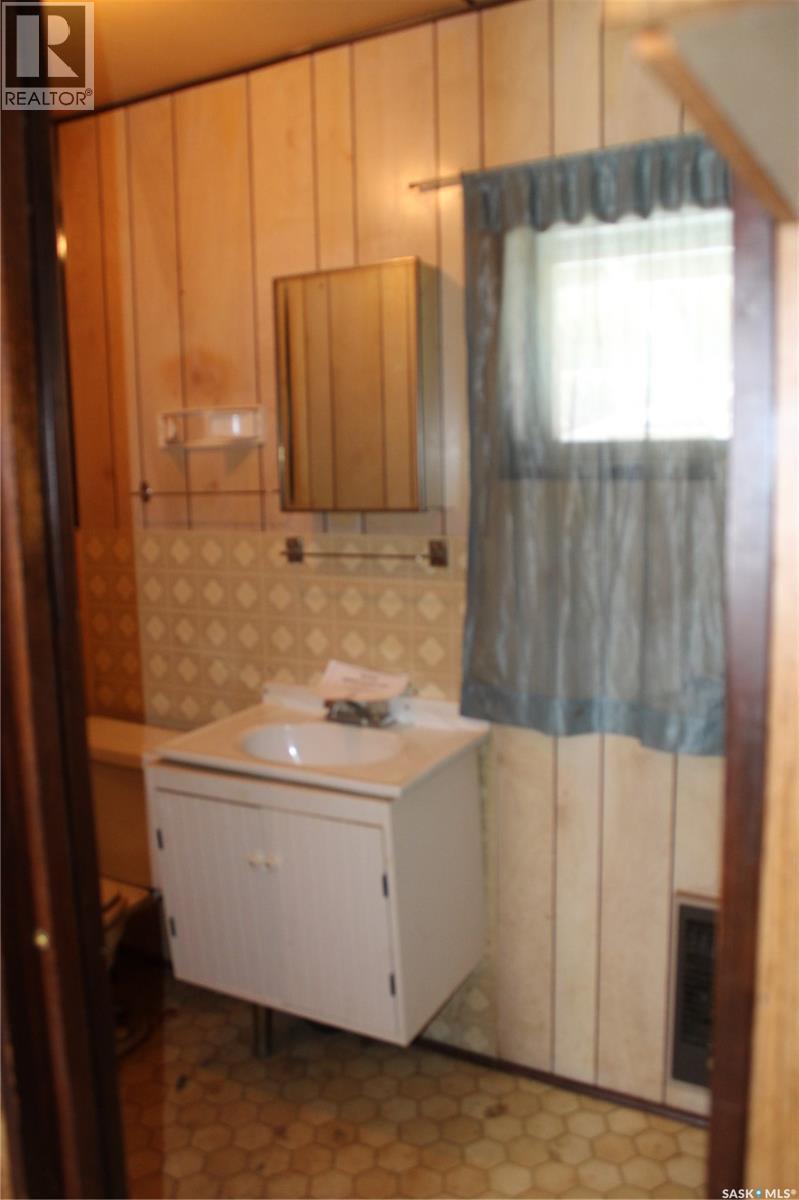 341 4th Street, Bredenbury, Saskatchewan  S0A 0H0 - Photo 10 - SK030383