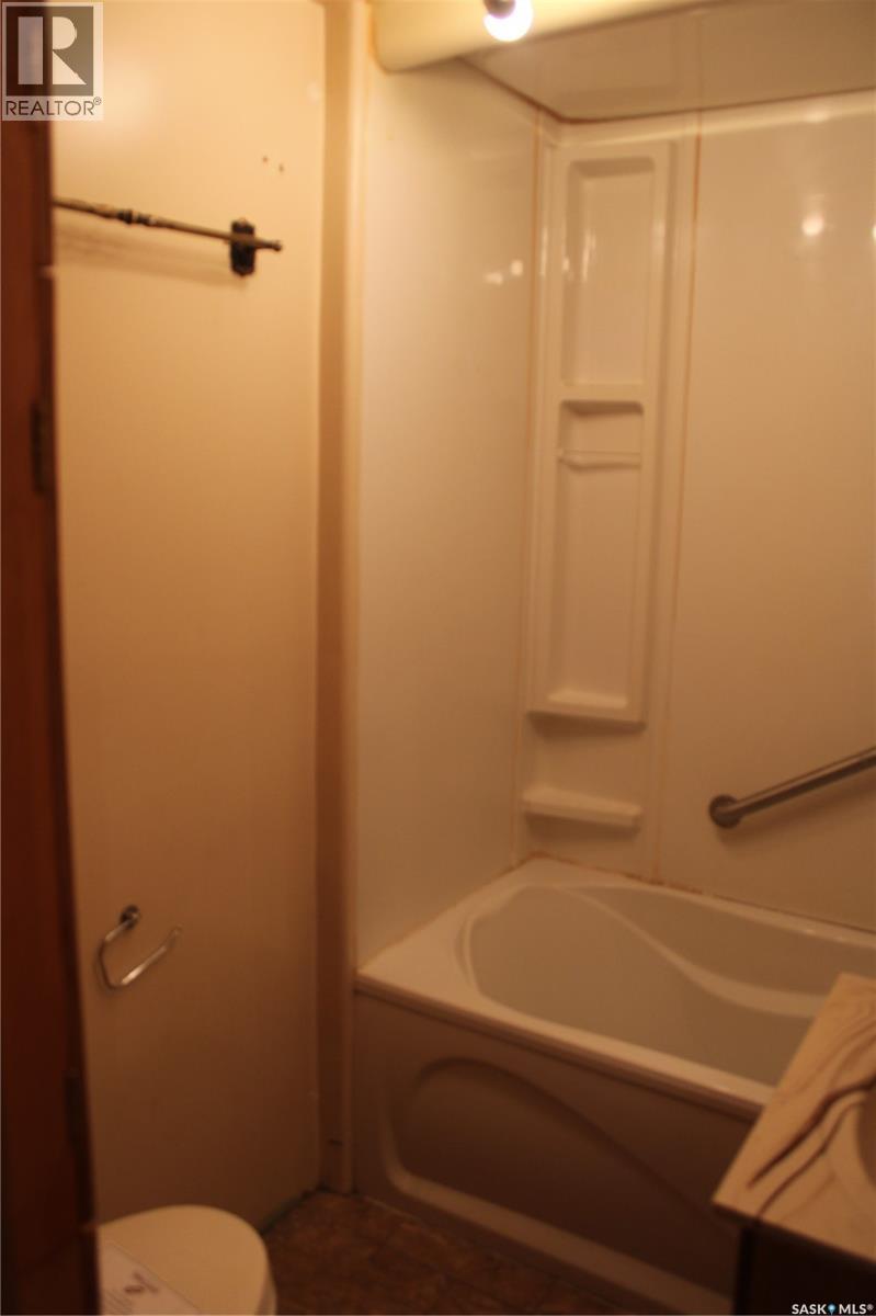 341 4th Street, Bredenbury, Saskatchewan  S0A 0H0 - Photo 16 - SK030383