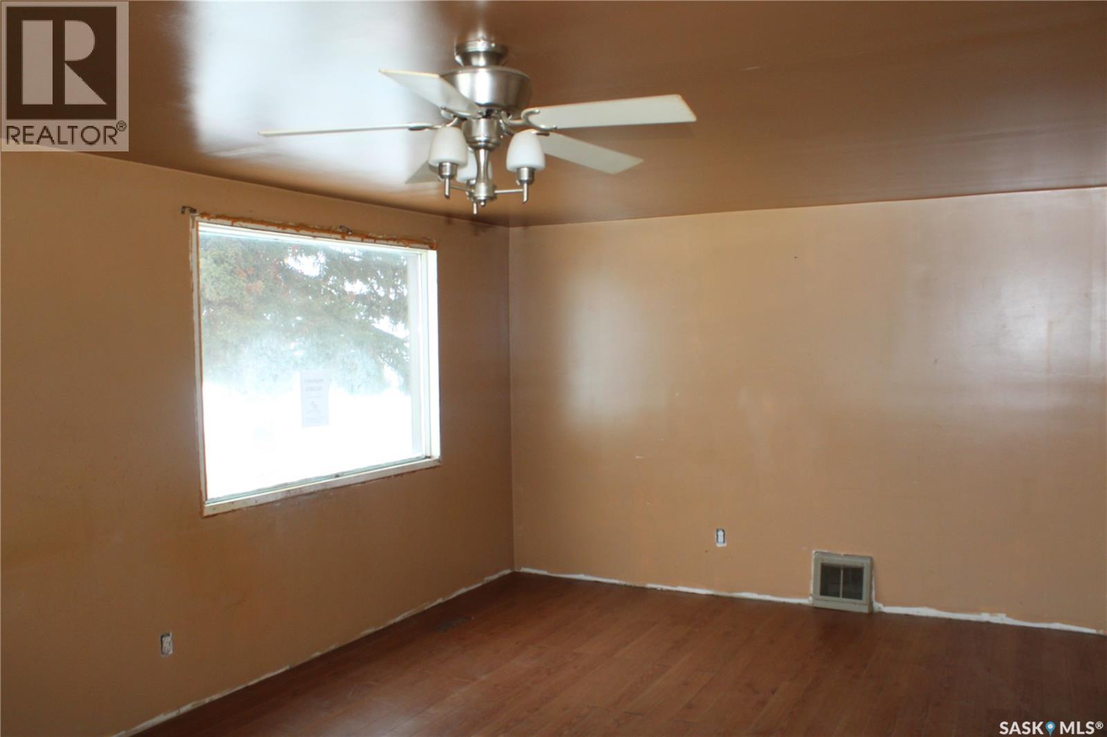 341 4th Street, Bredenbury, Saskatchewan  S0A 0H0 - Photo 8 - SK030383