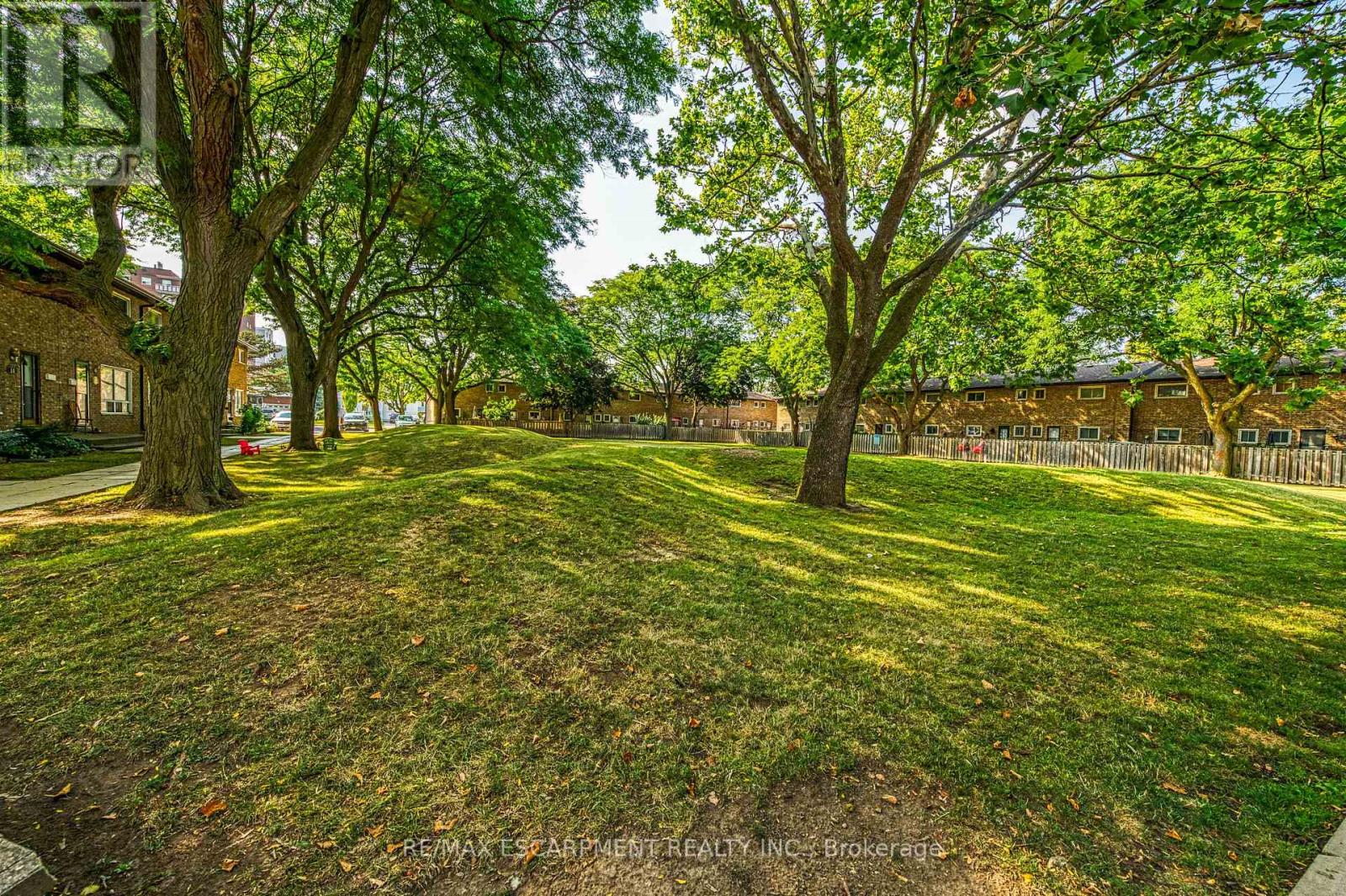 18 Riverdale Drive, Hamilton, Ontario  L8E 1J8 - Photo 25 - X12880286