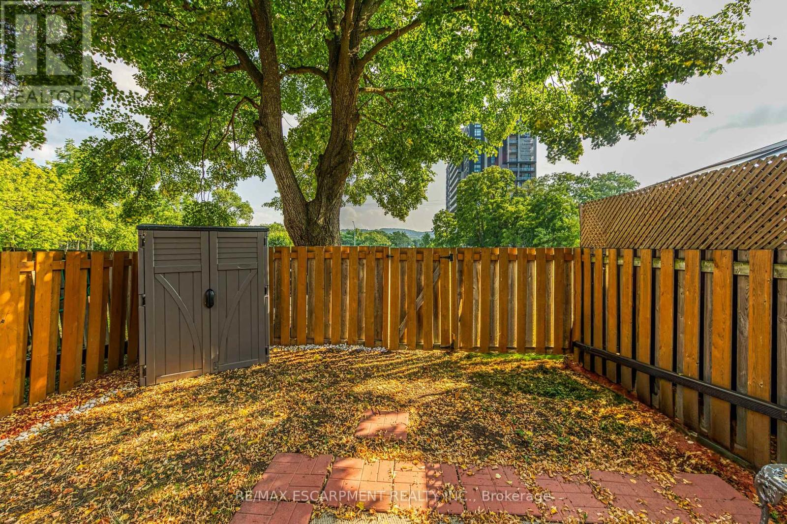 18 Riverdale Drive, Hamilton, Ontario  L8E 1J8 - Photo 28 - X12880286