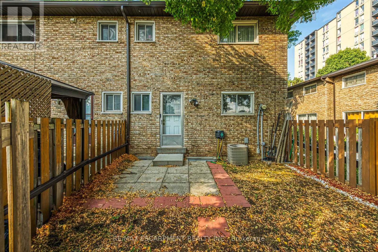 18 Riverdale Drive, Hamilton, Ontario  L8E 1J8 - Photo 29 - X12880286