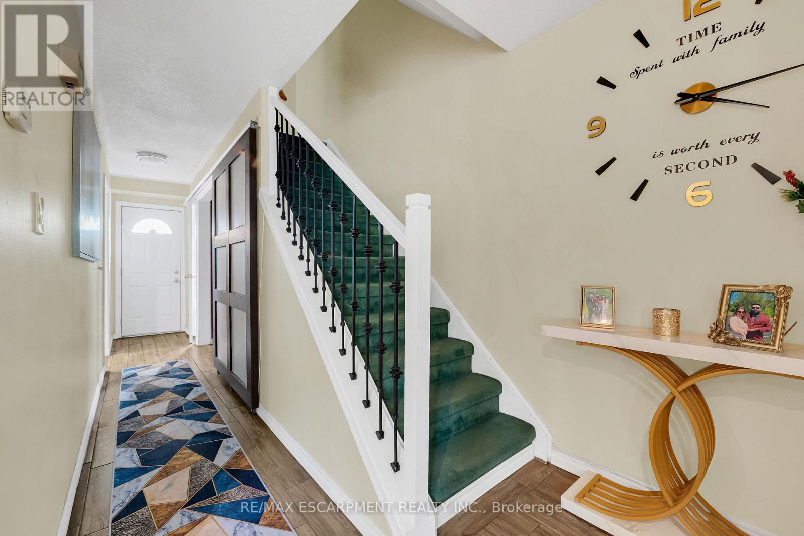 18 Riverdale Drive, Hamilton, Ontario  L8E 1J8 - Photo 4 - X12880286