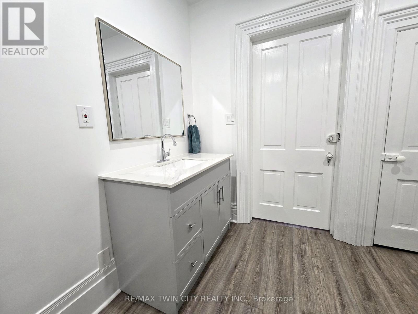 12 Pearl Street, Brantford, Ontario  N3T 3N4 - Photo 19 - X12880288