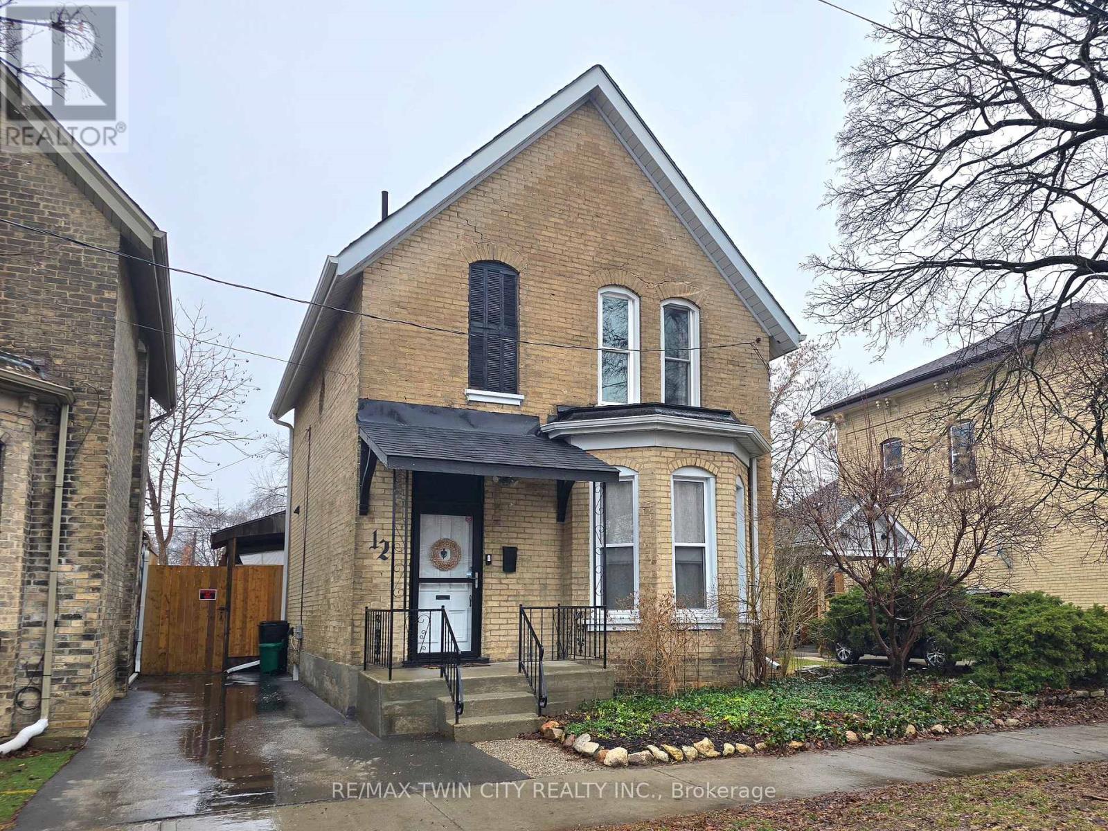 12 Pearl Street, Brantford, Ontario  N3T 3N4 - Photo 2 - X12880288