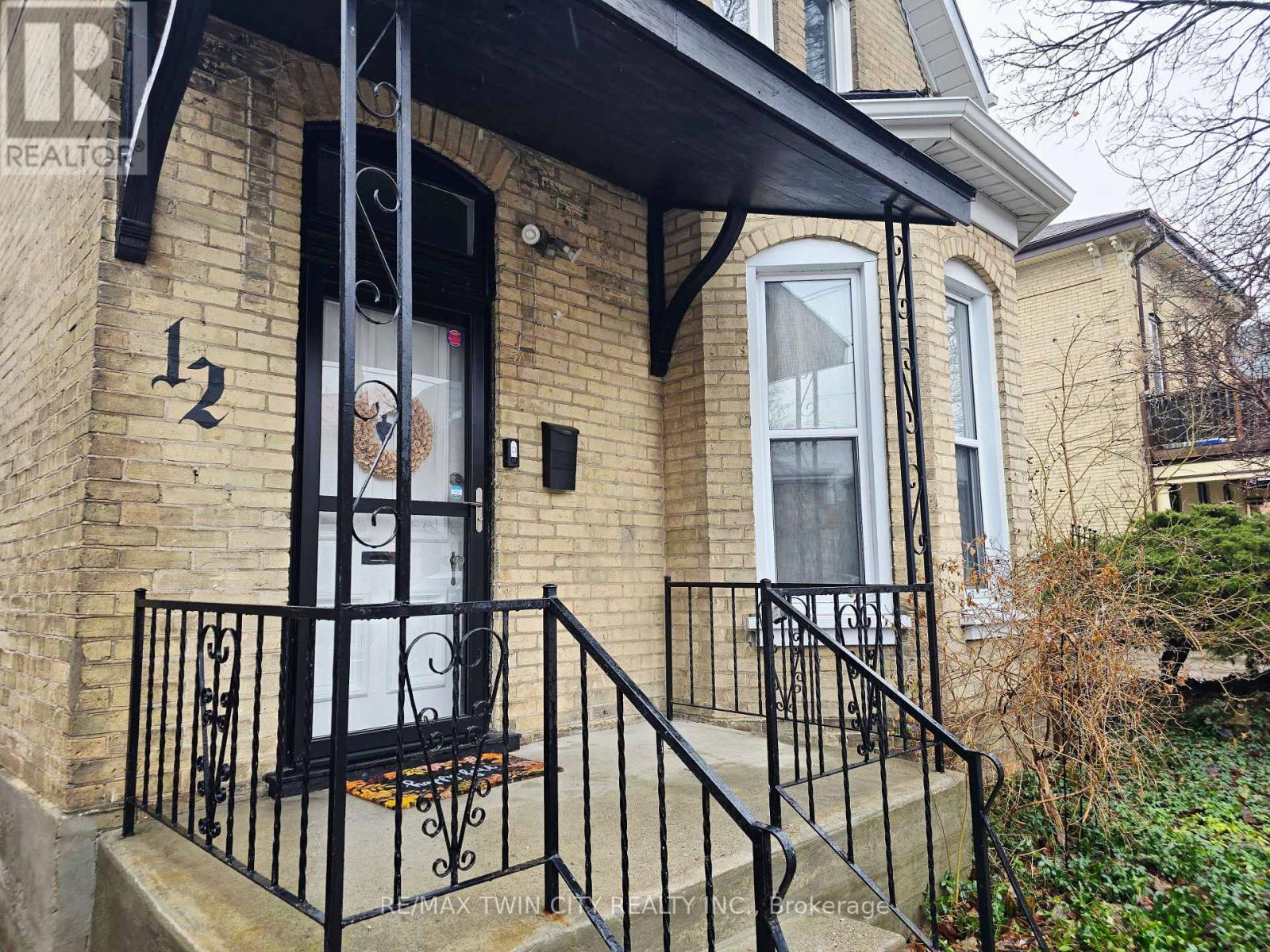 12 Pearl Street, Brantford, Ontario  N3T 3N4 - Photo 3 - X12880288