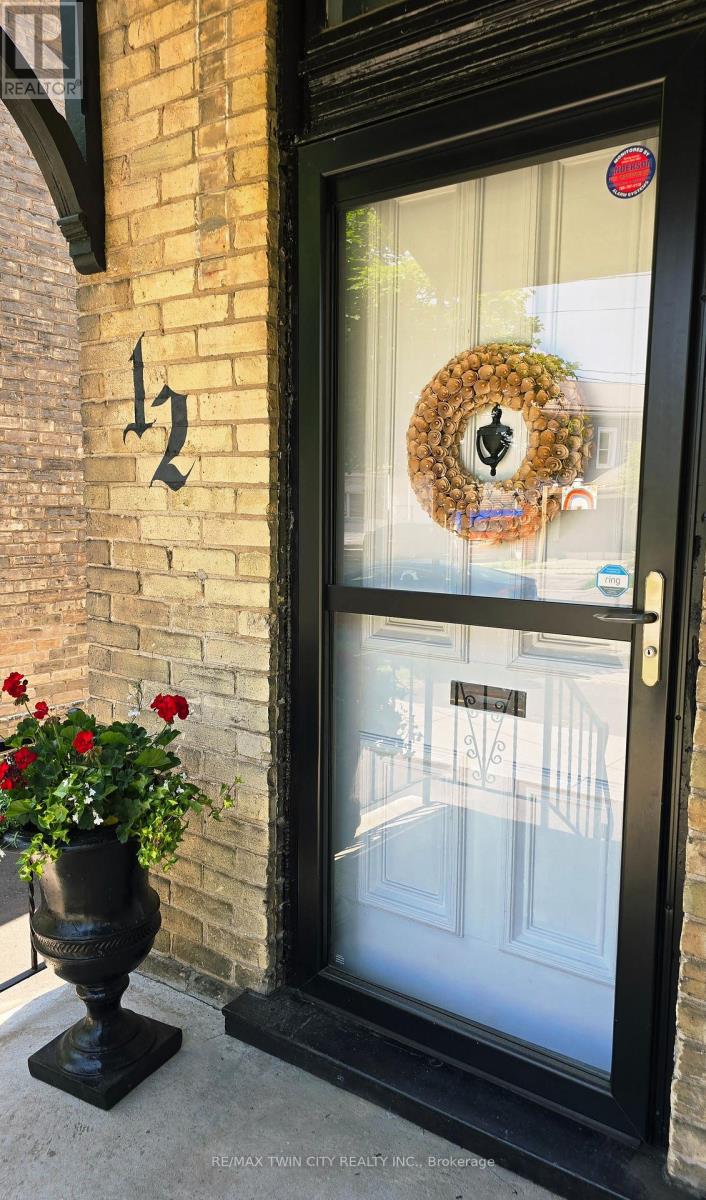 12 Pearl Street, Brantford, Ontario  N3T 3N4 - Photo 4 - X12880288