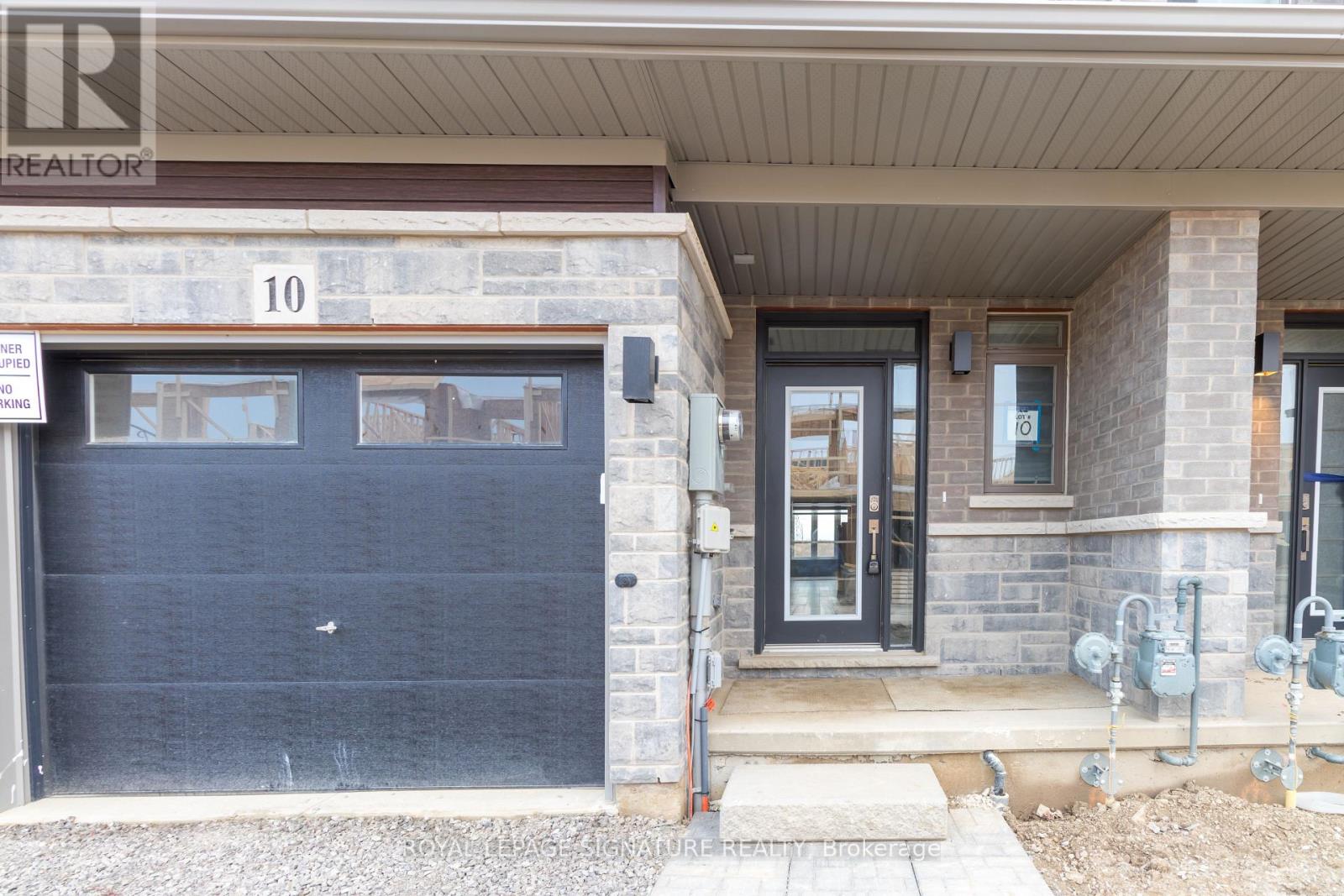 10 - 61 Soho Street, Hamilton, Ontario  L8J 0M6 - Photo 2 - X12880302