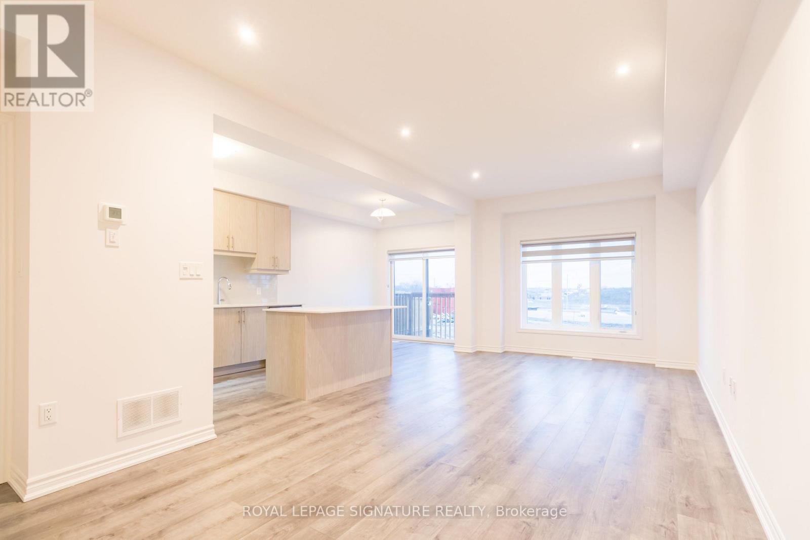 10 - 61 Soho Street, Hamilton, Ontario  L8J 0M6 - Photo 6 - X12880302