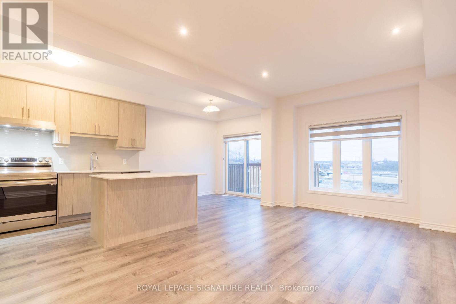 10 - 61 Soho Street, Hamilton, Ontario  L8J 0M6 - Photo 8 - X12880302