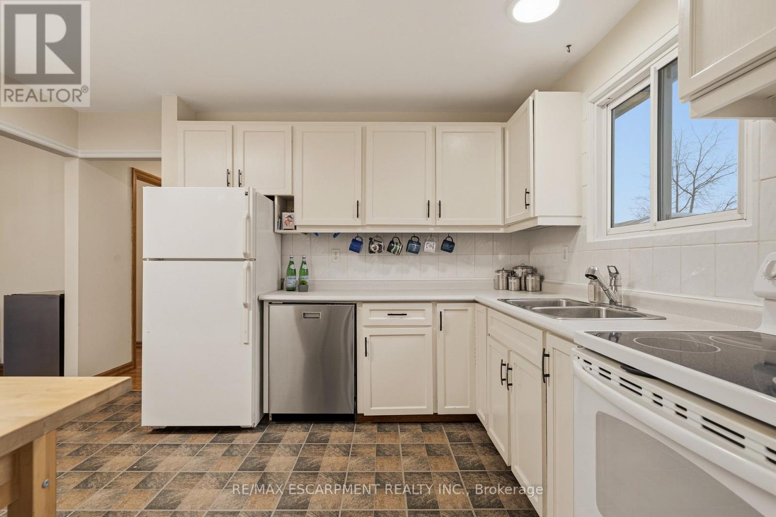 4 John Murray Street, Hamilton, Ontario  L8J 1C4 - Photo 7 - X12880324