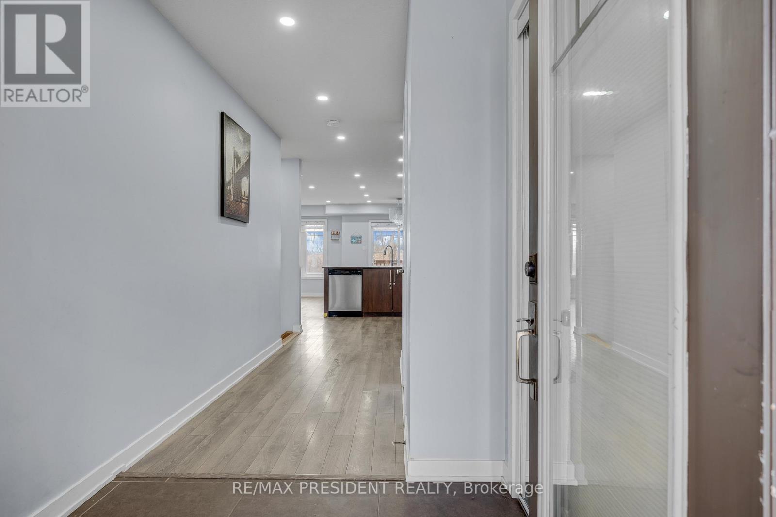 144 Crafter Crescent, Hamilton, Ontario  L8J 0H8 - Photo 5 - X12880350