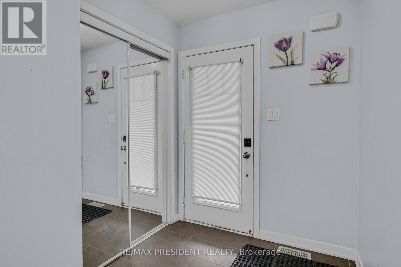 144 Crafter Crescent, Hamilton, Ontario  L8J 0H8 - Photo 6 - X12880350