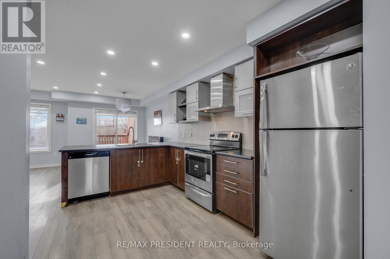 144 Crafter Crescent, Hamilton, Ontario  L8J 0H8 - Photo 8 - X12880350