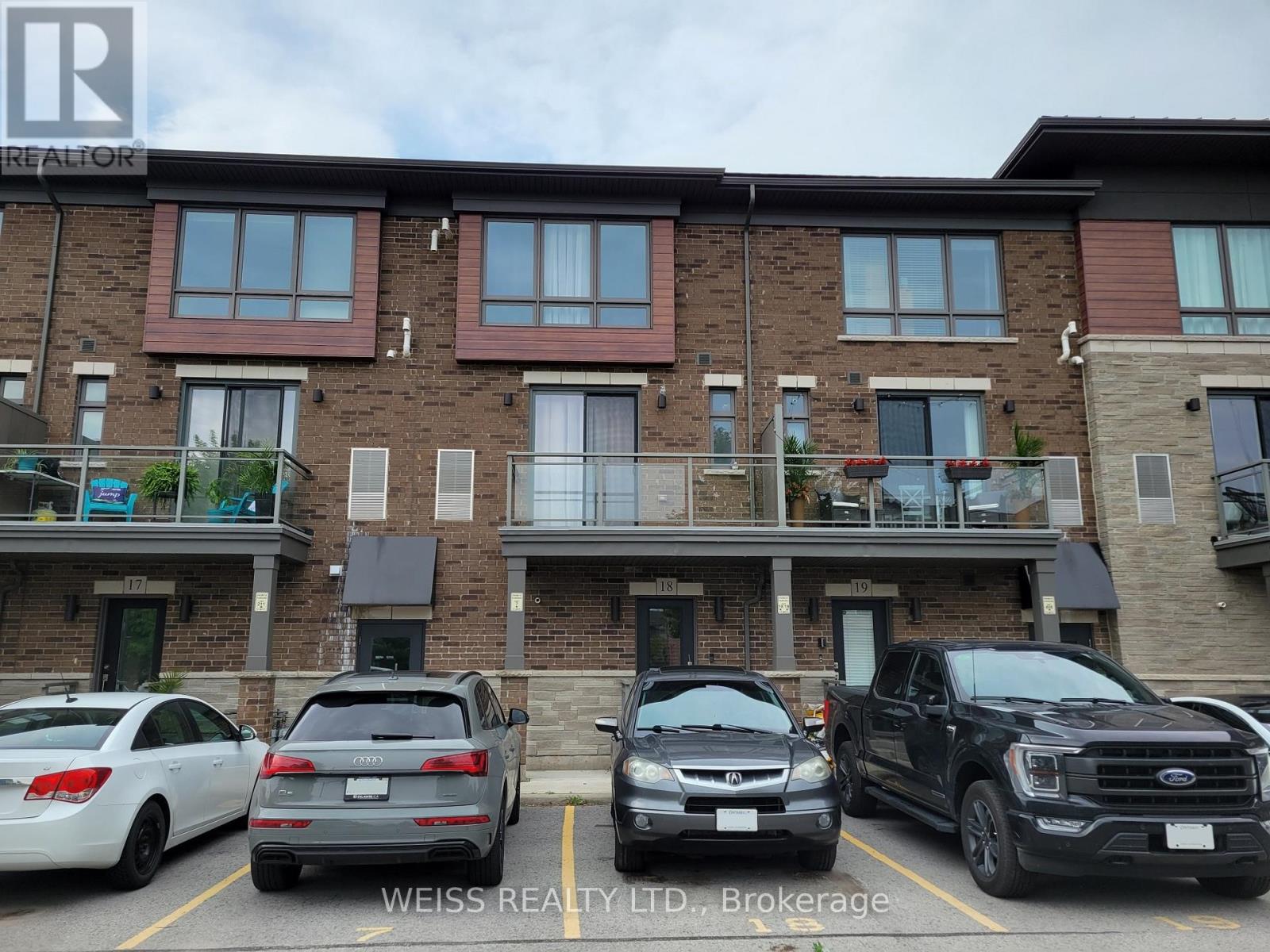 18 - 510 NORTH SERVICE ROAD, Grimsby, Ontario