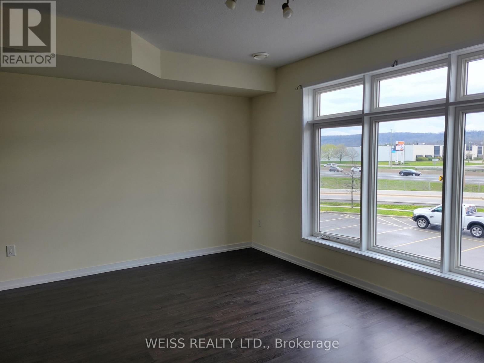 18 - 510 North Service Road, Grimsby, Ontario  L3M 0C9 - Photo 14 - X12880382