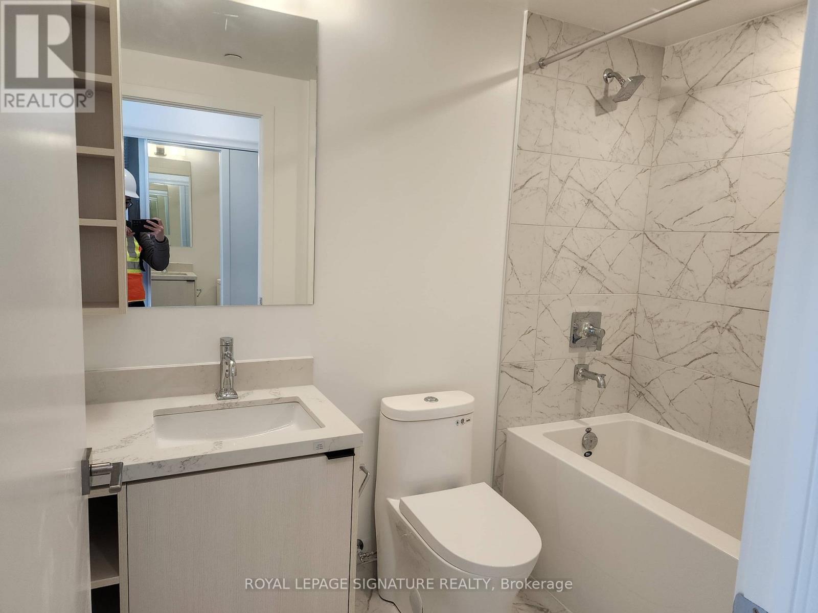 515 - 252 Church Street, Toronto (Church-Yonge Corridor), Ontario  M5B 0E6 - Photo 10 - C12805662