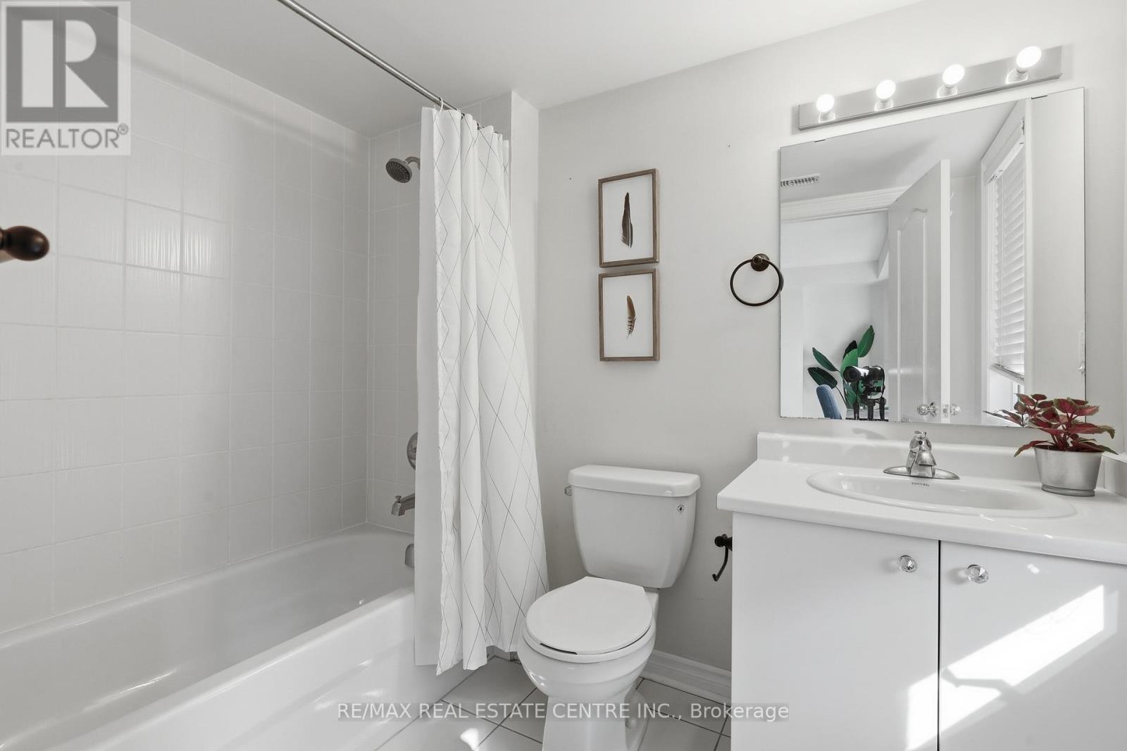 1577 Bruny Avenue, Pickering, Ontario  L1X 0C5 - Photo 10 - E12868376