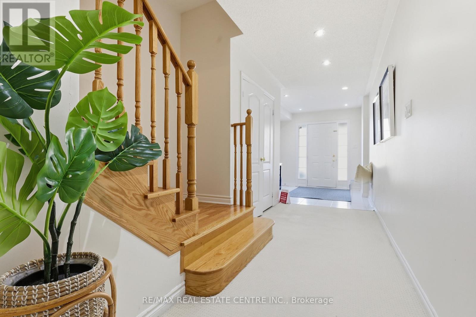 1577 Bruny Avenue, Pickering, Ontario  L1X 0C5 - Photo 5 - E12868376