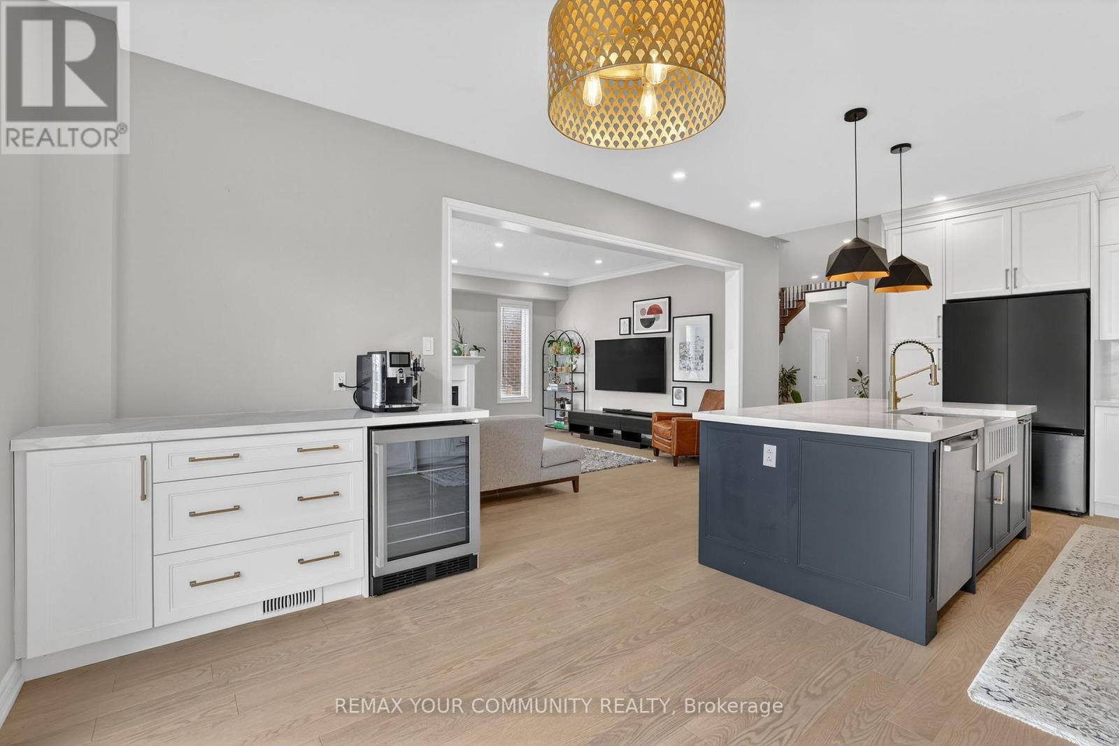 153 Hopkins Crescent, Bradford West Gwillimbury (Bradford), Ontario  L3Z 0R7 - Photo 16 - N12879422