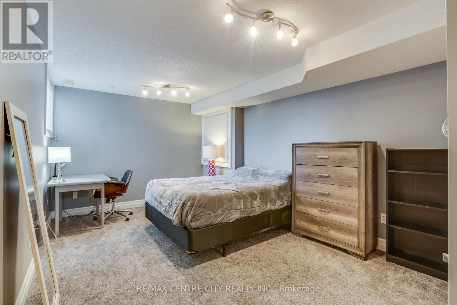 16 - 947 Adirondack Road, London South, Ontario  N6K 4Y7 - Photo 37 - X12665204