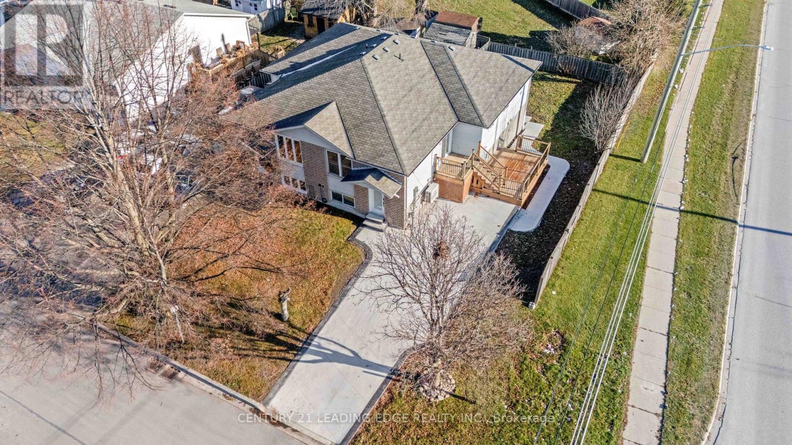 1 Lockhart Gate, Clarington (Bowmanville), Ontario  L1C 4K9 - Photo 3 - E12596010