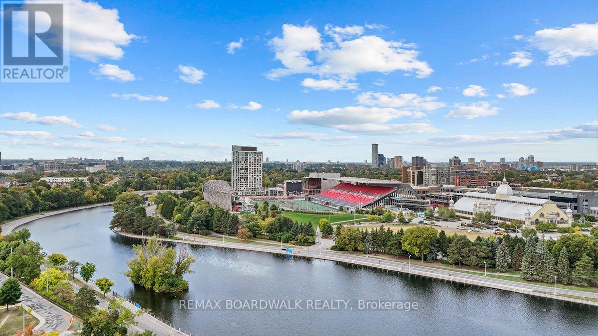 151 Riverdale Avenue, Ottawa, Ontario  K1S 1R1 - Photo 2 - X12880248