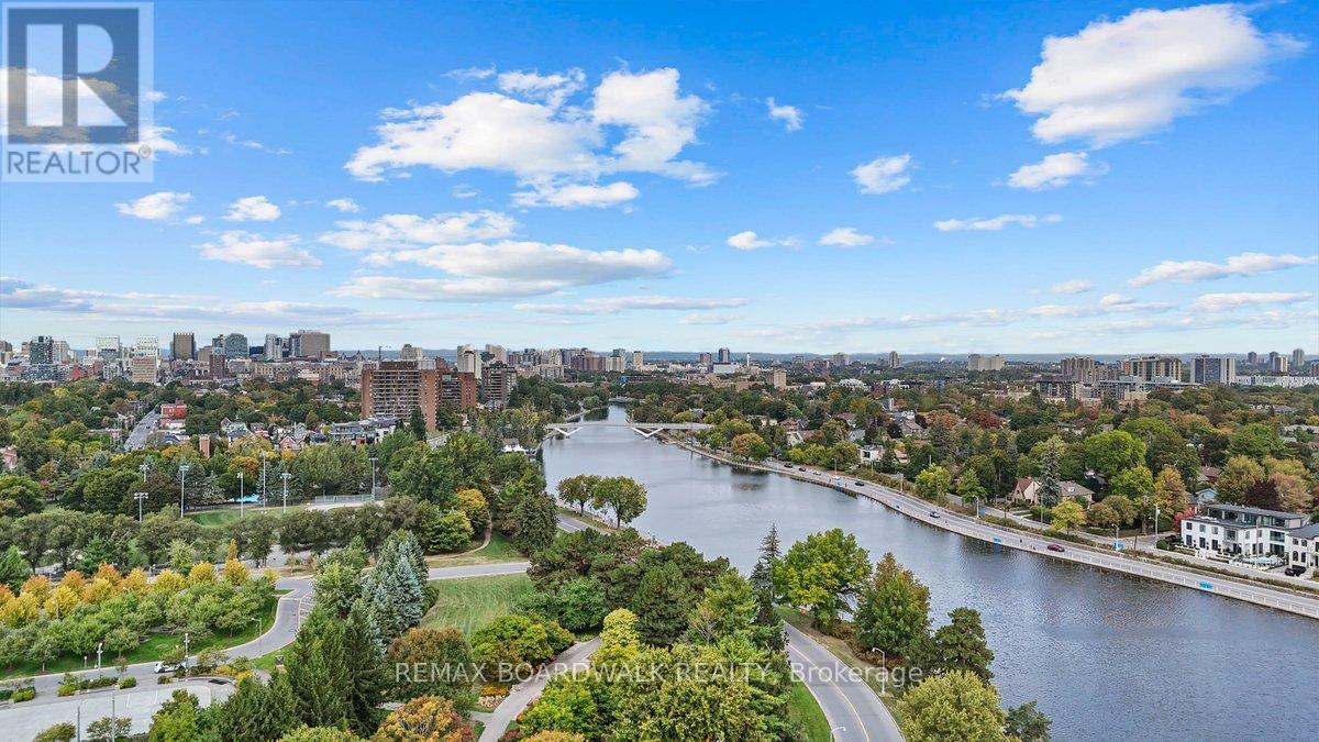 151 Riverdale Avenue, Ottawa, Ontario  K1S 1R1 - Photo 3 - X12880248