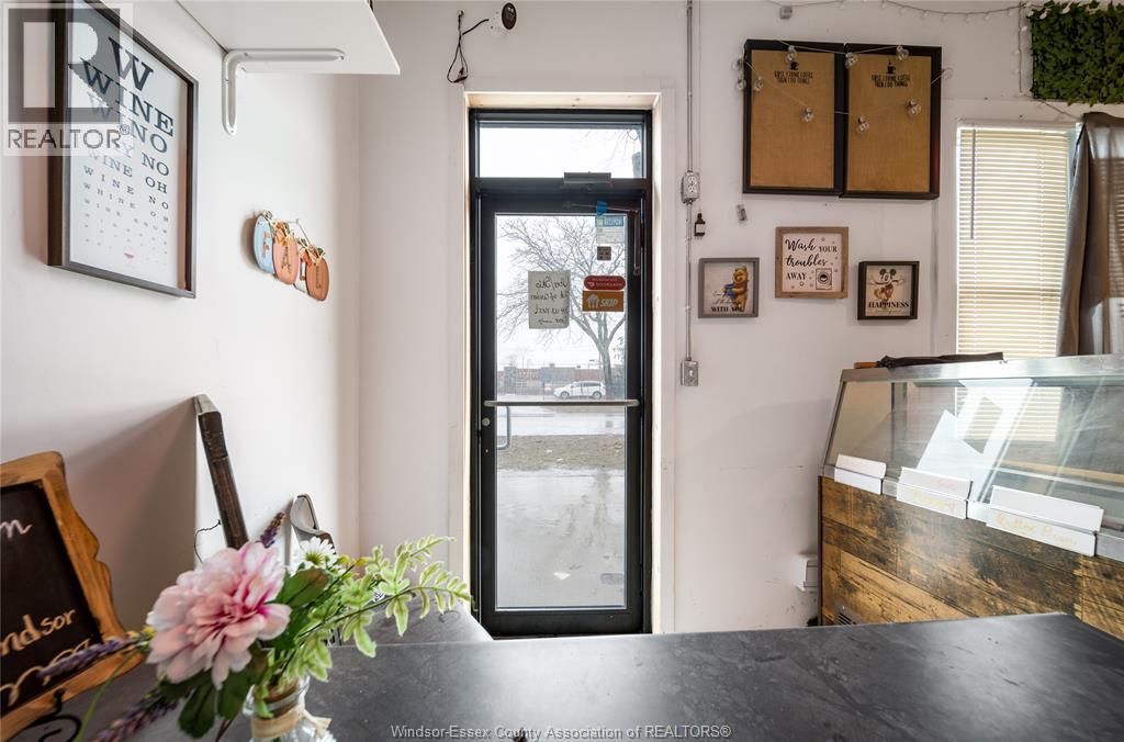 976 Howard Avenue, Windsor, Ontario  N9A 1S5 - Photo 3 - 26005335