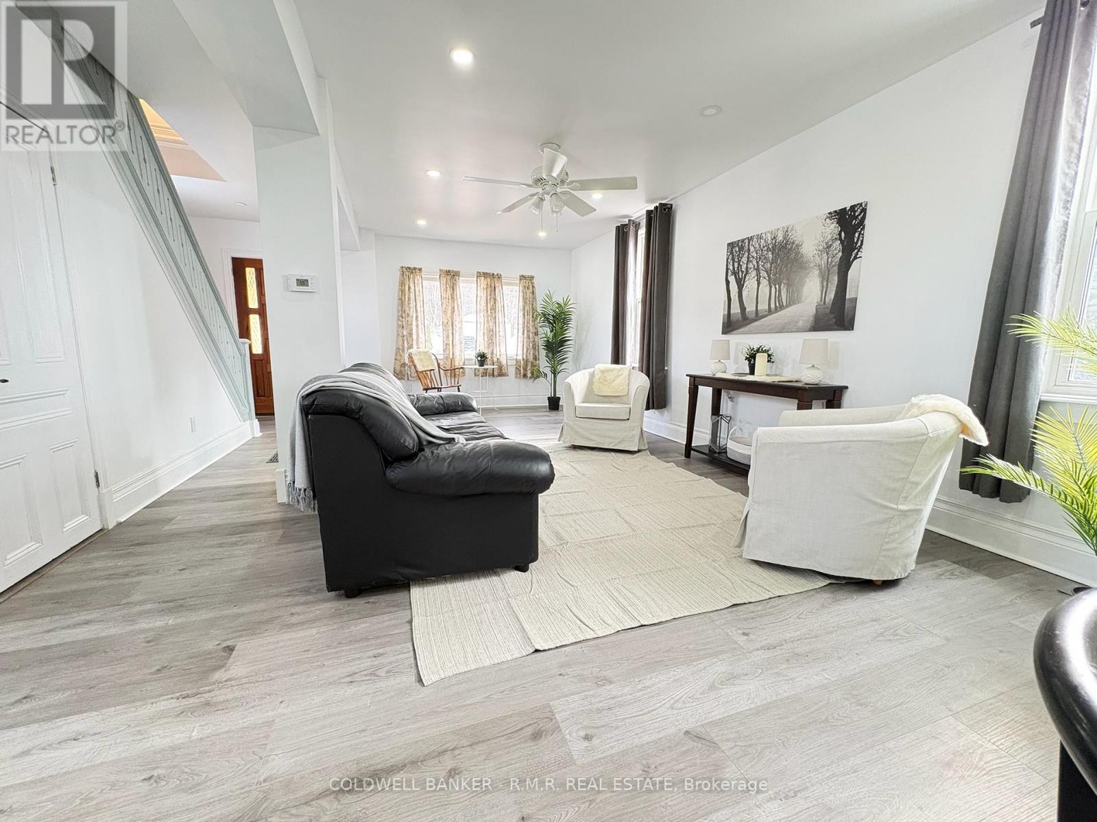 18 John Street, Kawartha Lakes, Ontario  K0M 2B0 - Photo 17 - X12880544