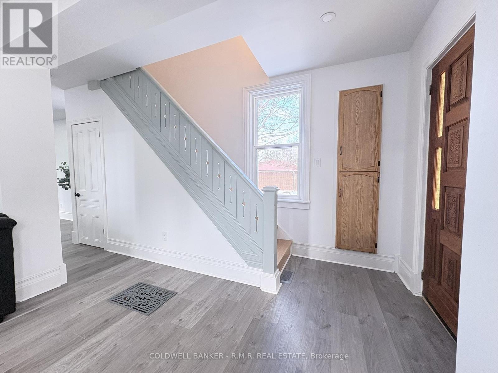 18 John Street, Kawartha Lakes, Ontario  K0M 2B0 - Photo 23 - X12880544