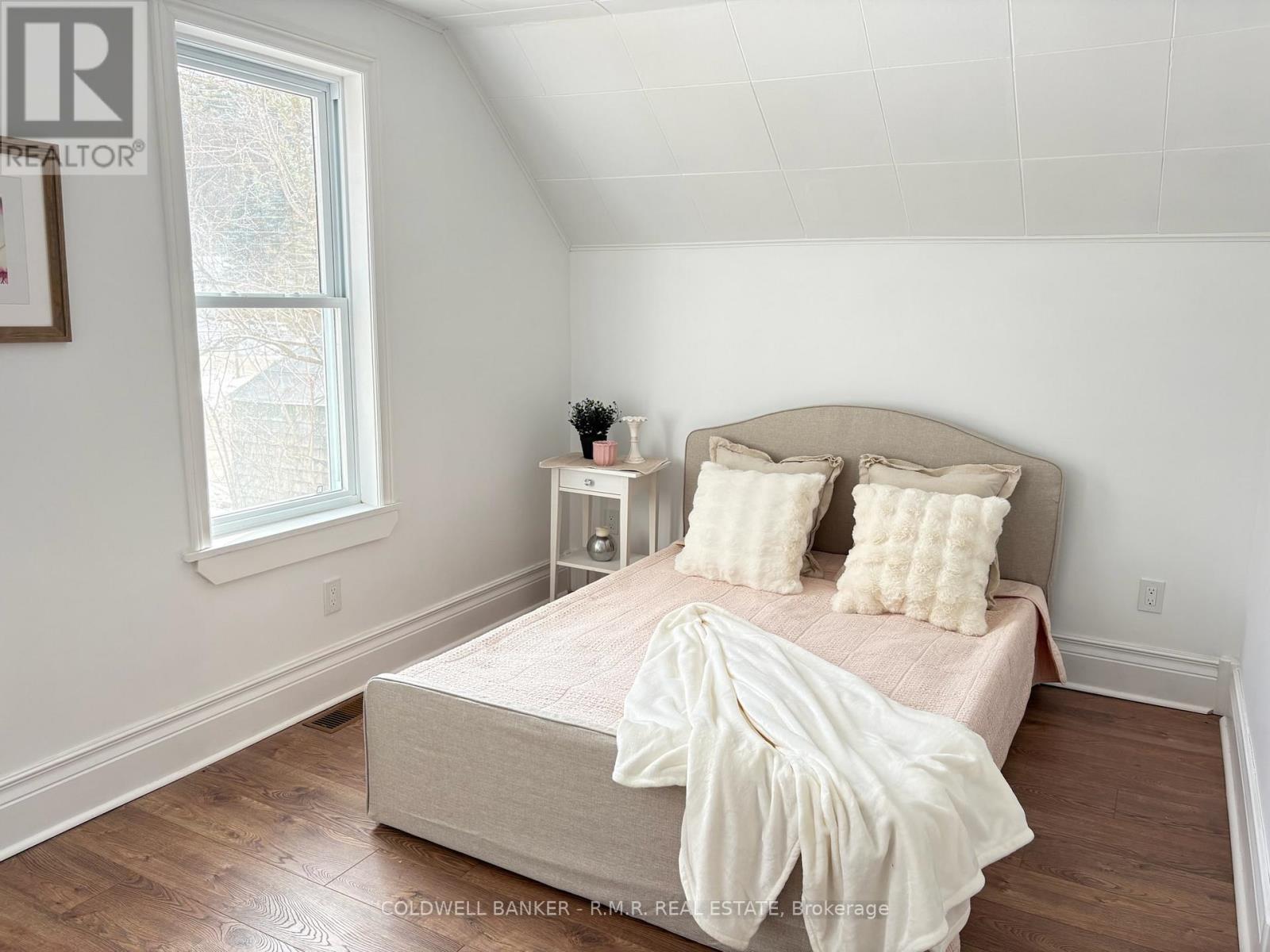 18 John Street, Kawartha Lakes, Ontario  K0M 2B0 - Photo 30 - X12880544