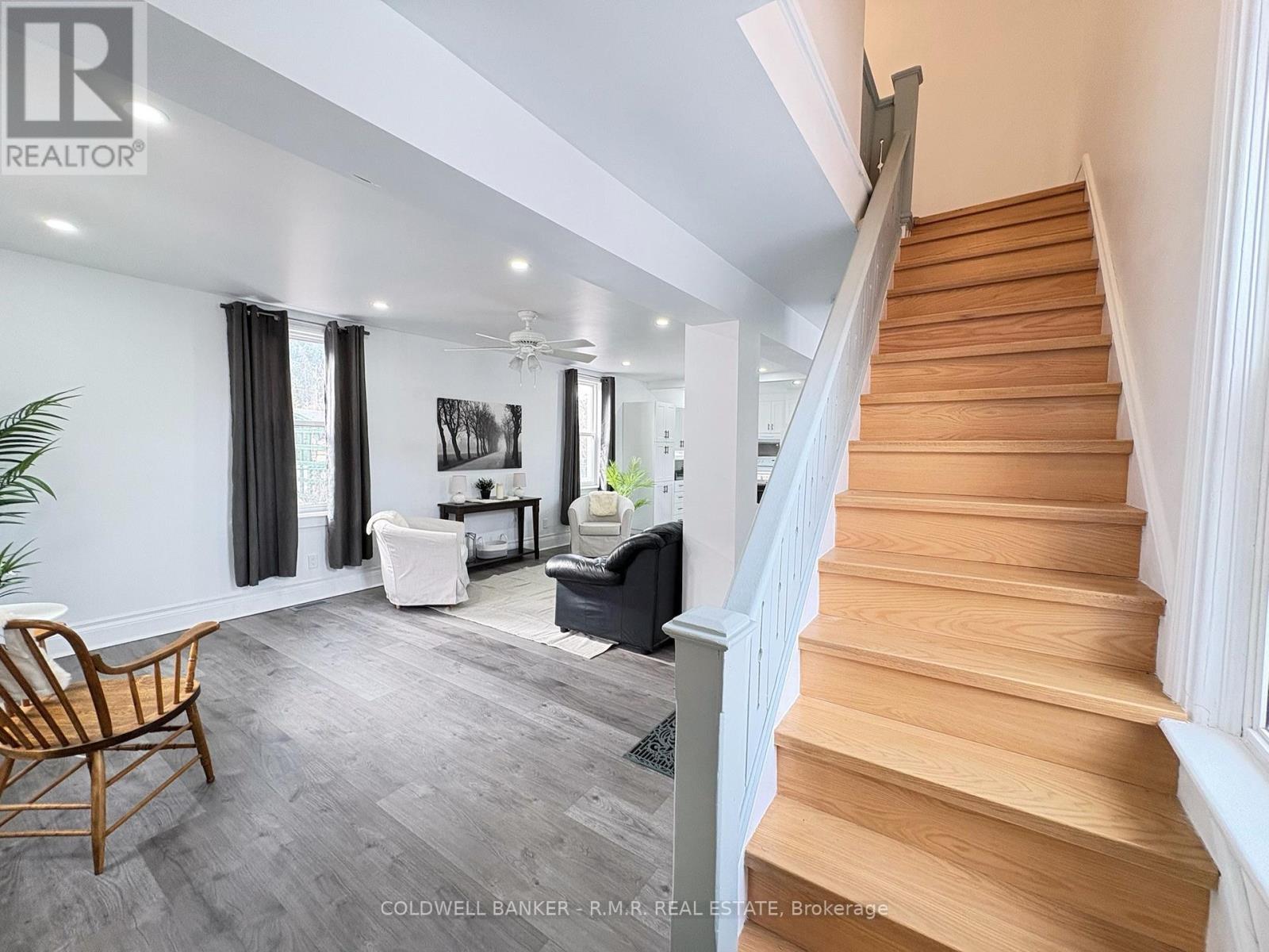 18 John Street, Kawartha Lakes, Ontario  K0M 2B0 - Photo 6 - X12880544