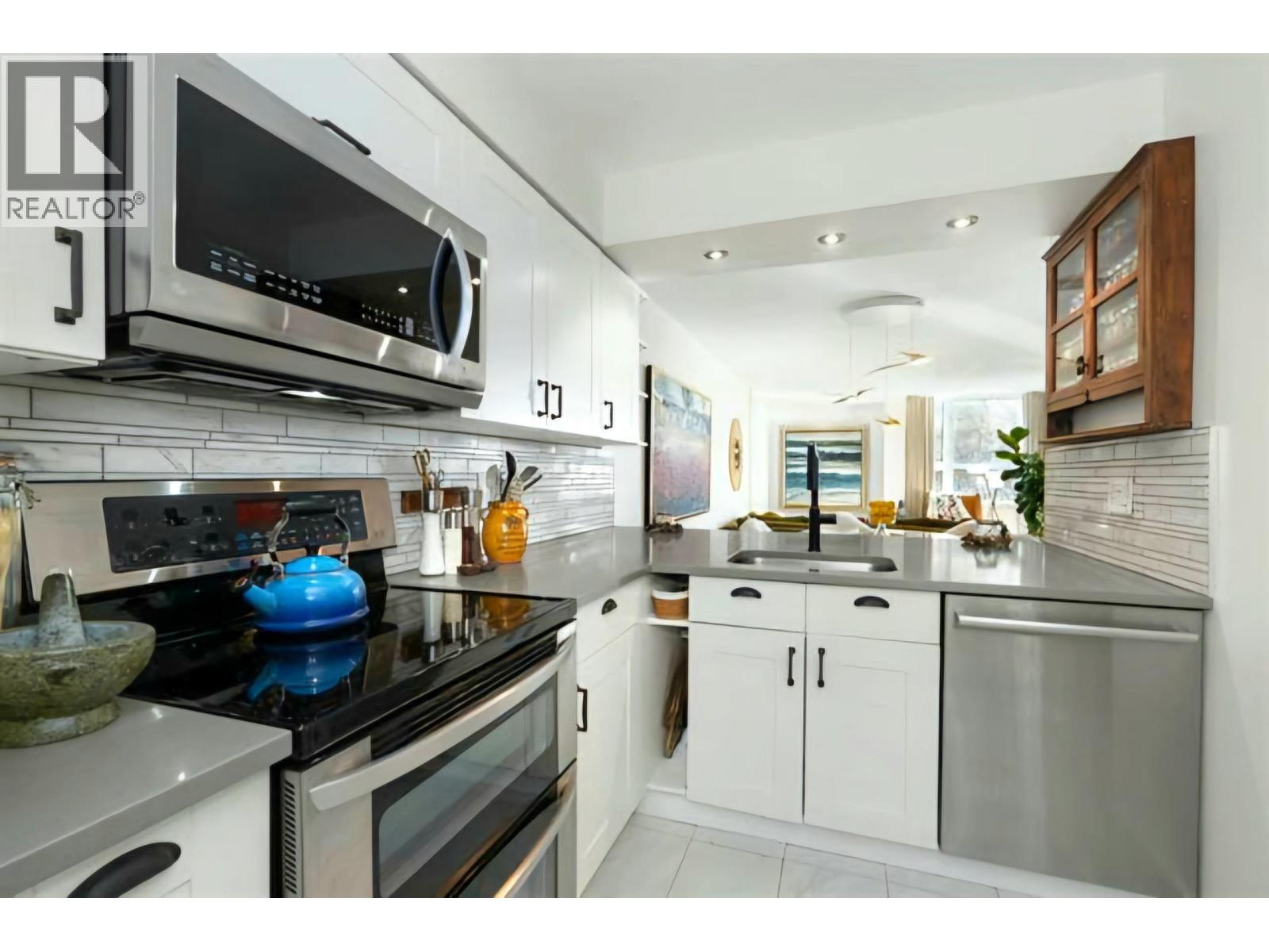 302 1406 Harwood Street, Vancouver, British Columbia  V6G 1X5 - Photo 6 - R3092966