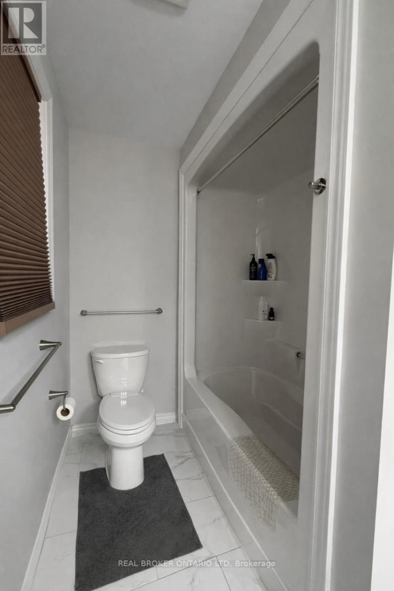 1744 Finley Crescent, London North, Ontario  N6G 0W3 - Photo 8 - X12880392