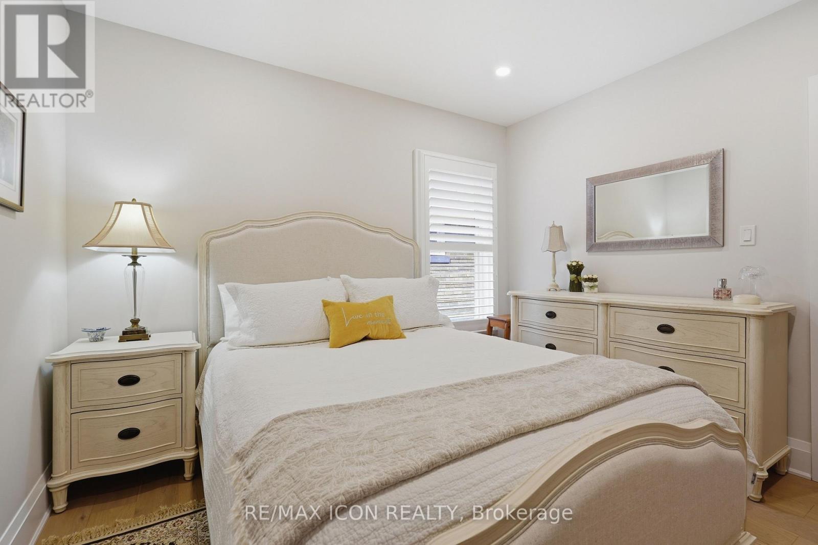 Photo 19 of 47 for 639 Emery Street E