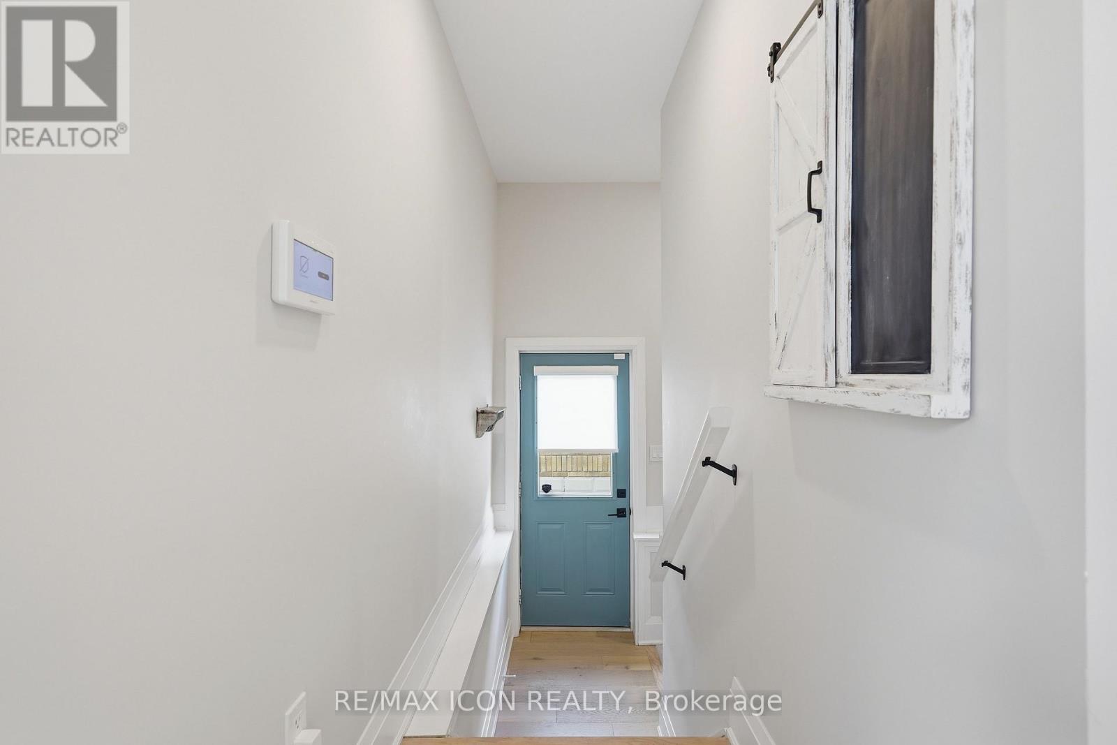 Photo 25 of 47 for 639 Emery Street E