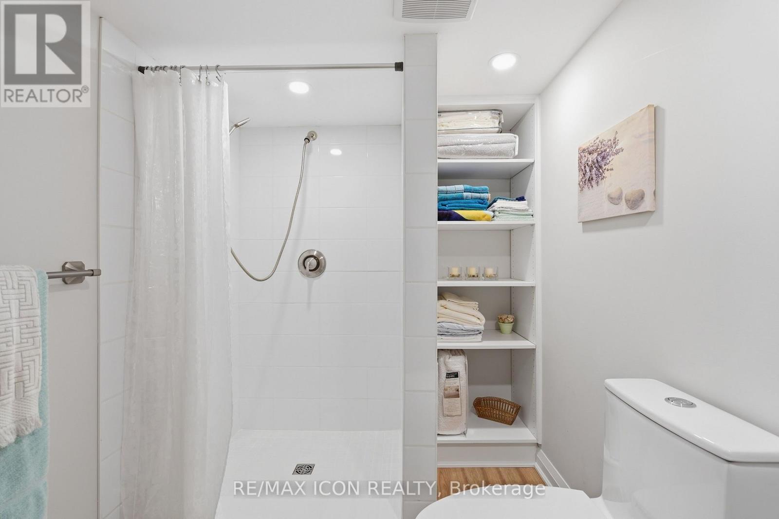 Photo 32 of 47 for 639 Emery Street E