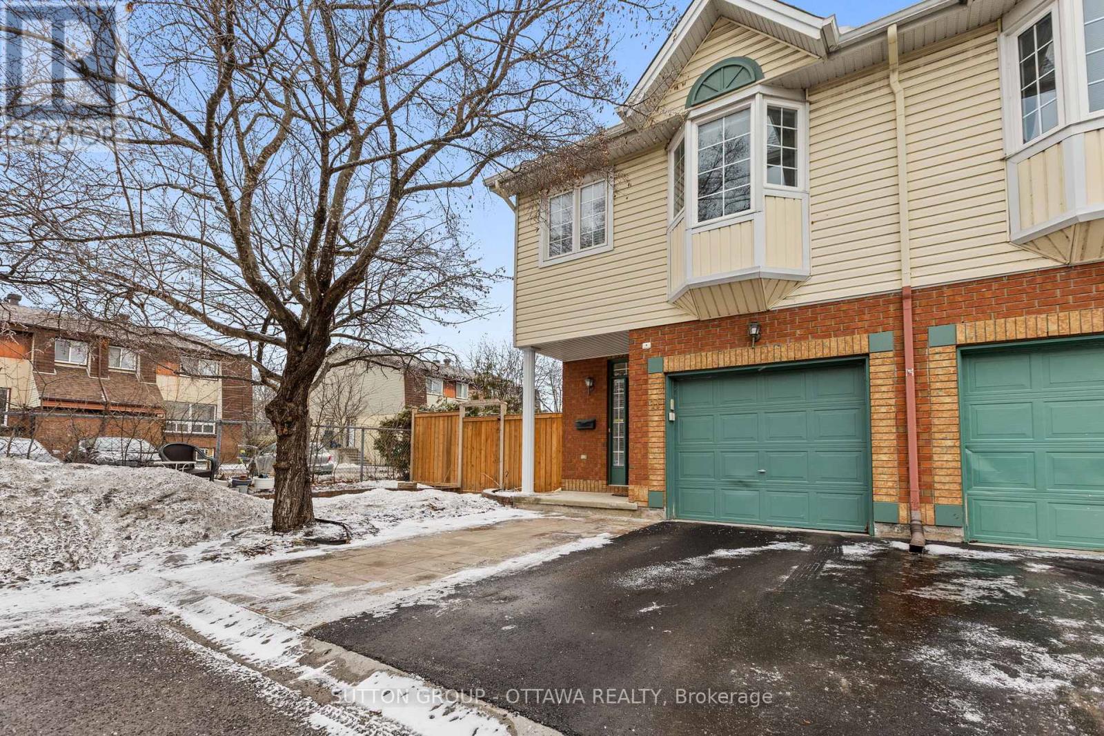 11 - 221 STATION BOULEVARD, Ottawa, Ontario