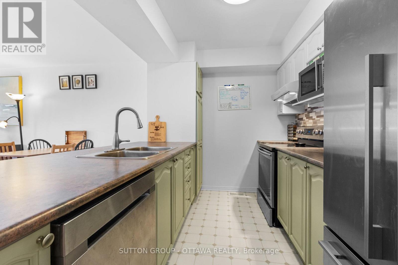 11 - 221 Station Boulevard, Ottawa, Ontario  K1G 6P3 - Photo 7 - X12880540