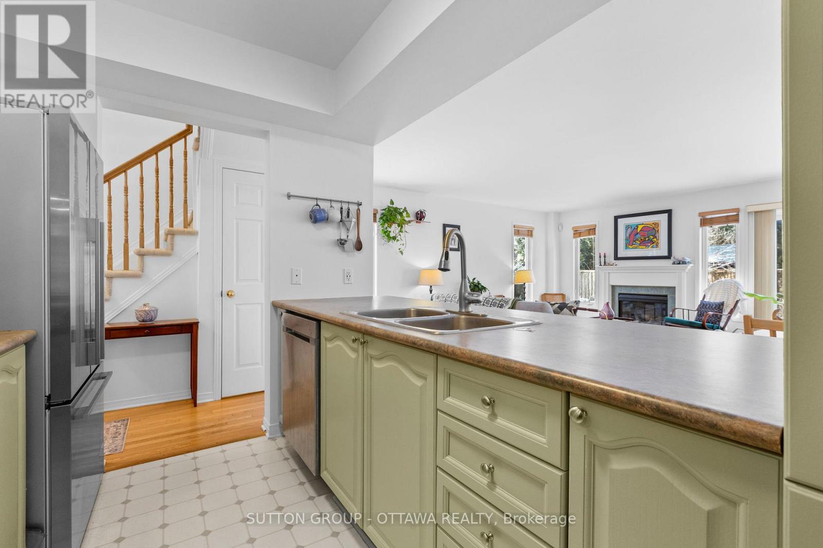 11 - 221 Station Boulevard, Ottawa, Ontario  K1G 6P3 - Photo 8 - X12880540