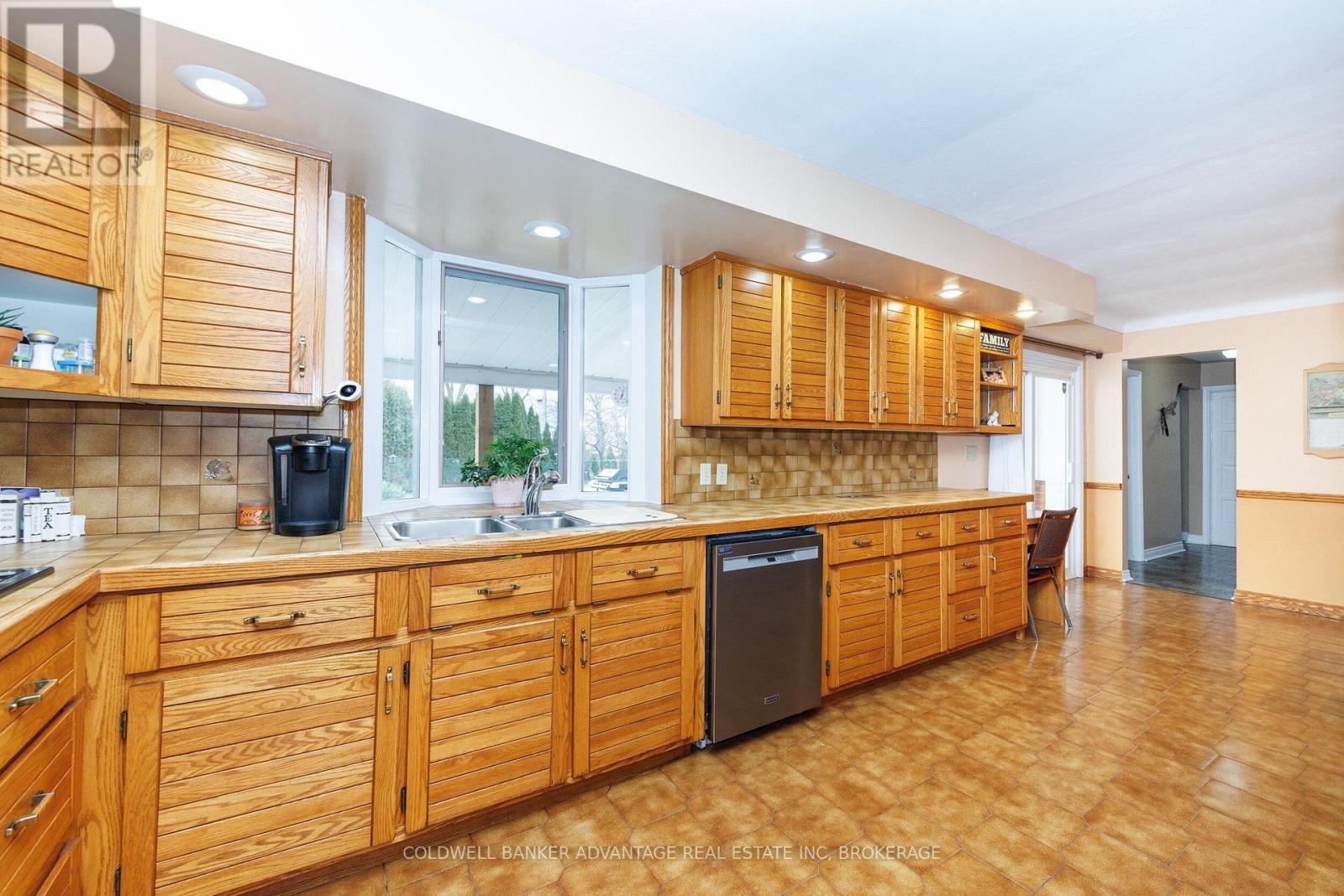 2 Donna Marie Drive, Welland, Ontario  L3C 2X5 - Photo 10 - X12880450