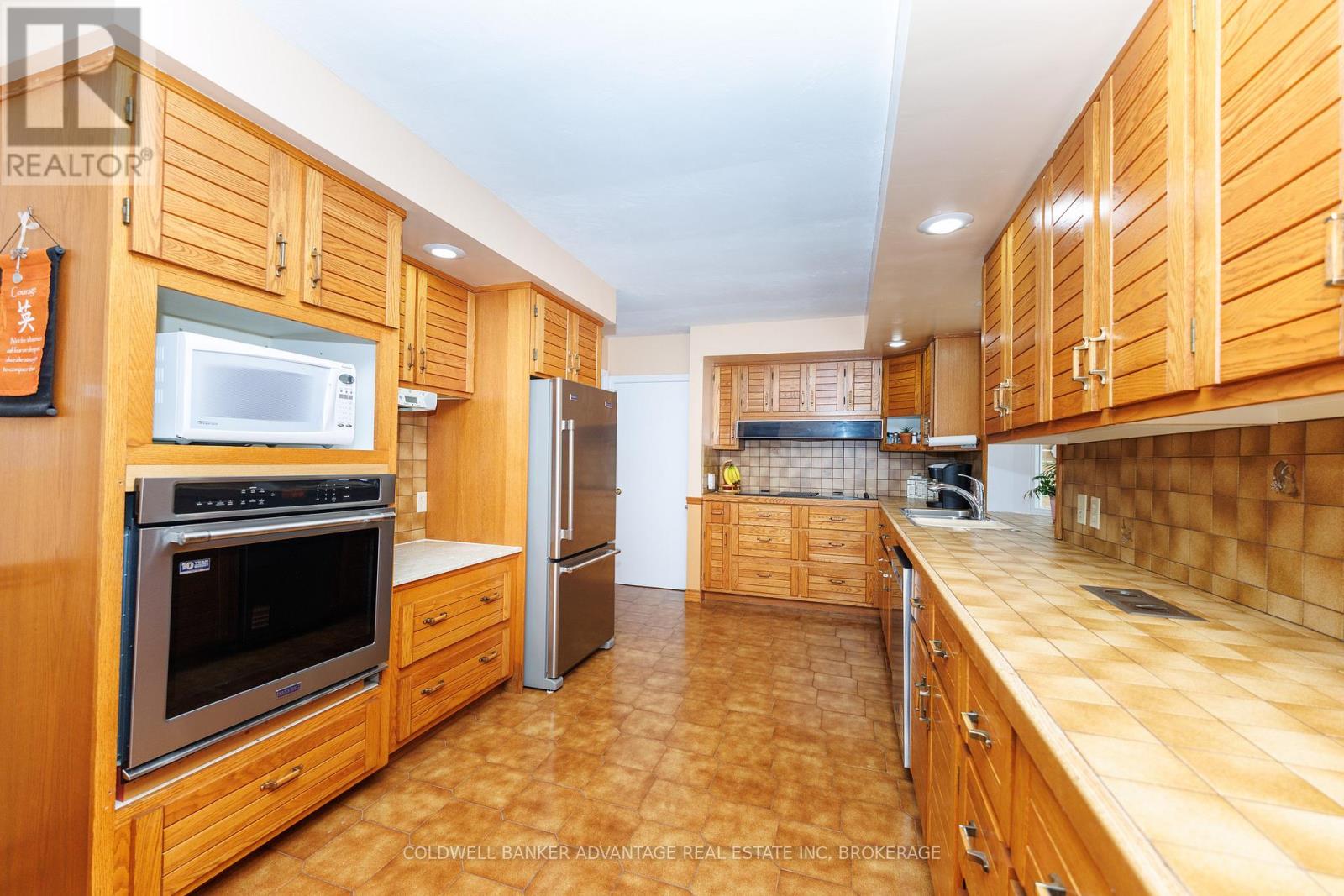 2 Donna Marie Drive, Welland, Ontario  L3C 2X5 - Photo 12 - X12880450