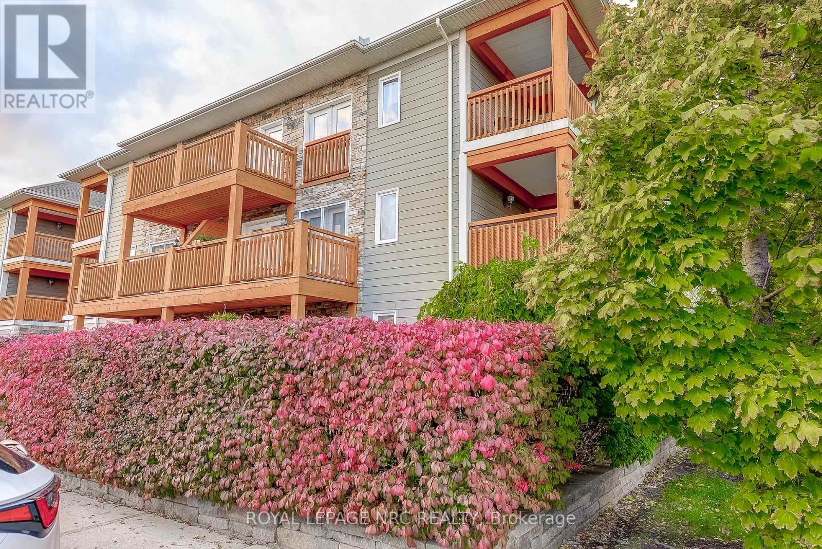 202 - 678 Line 2 Road, Niagara-On-The-Lake, Ontario  L0S 1J0 - Photo 4 - X12880472