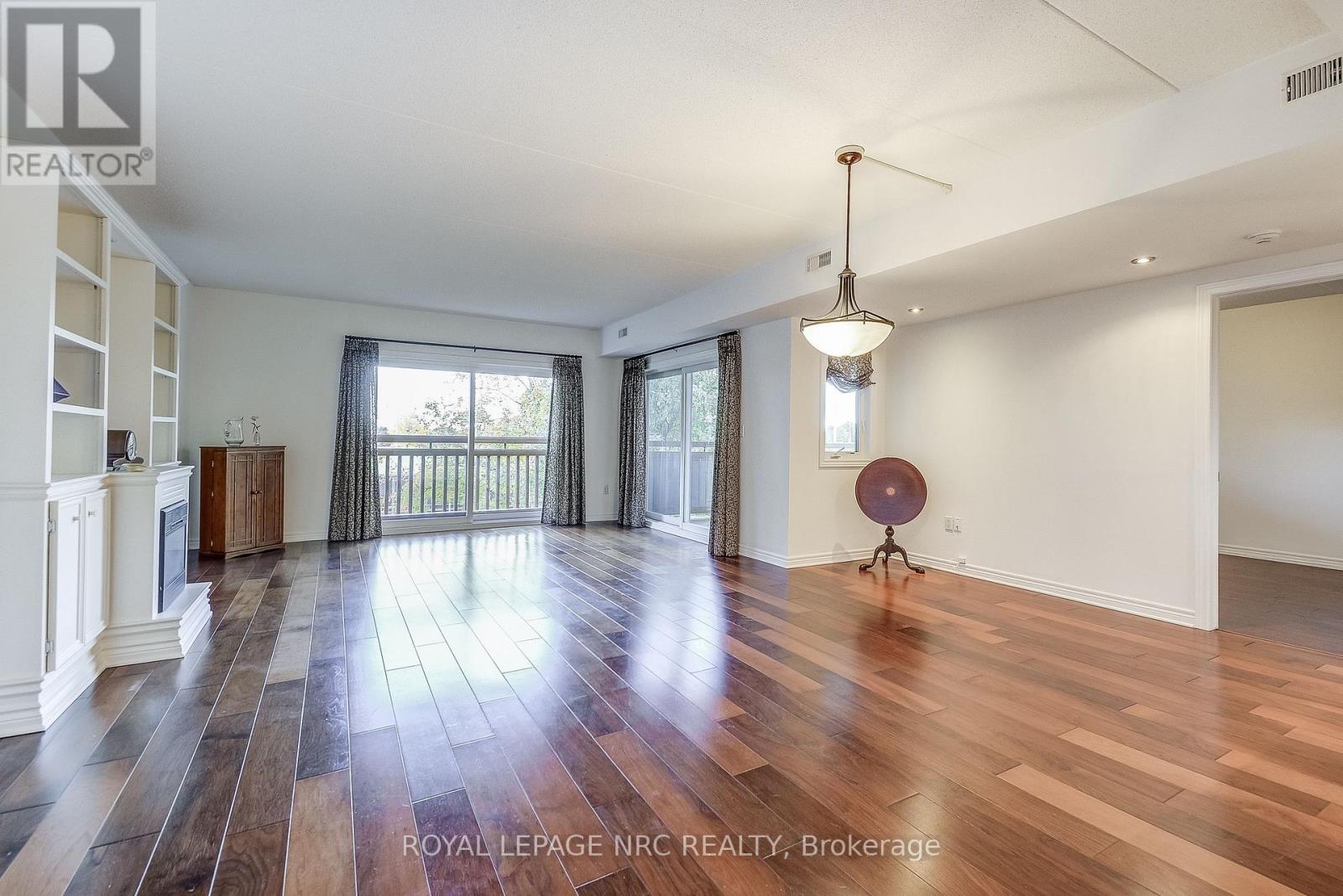 202 - 678 Line 2 Road, Niagara-On-The-Lake, Ontario  L0S 1J0 - Photo 9 - X12880472