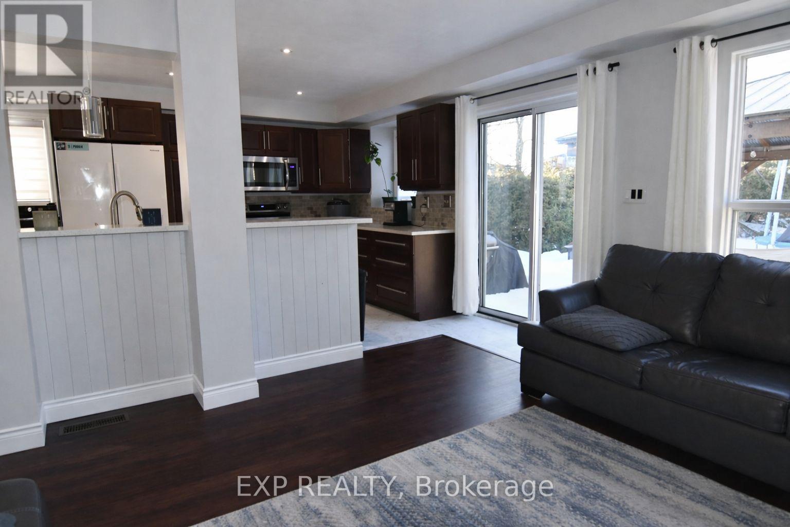 30 Aikens Crescent, Barrie (Holly), Ontario  L4N 8M6 - Photo 11 - S12877532